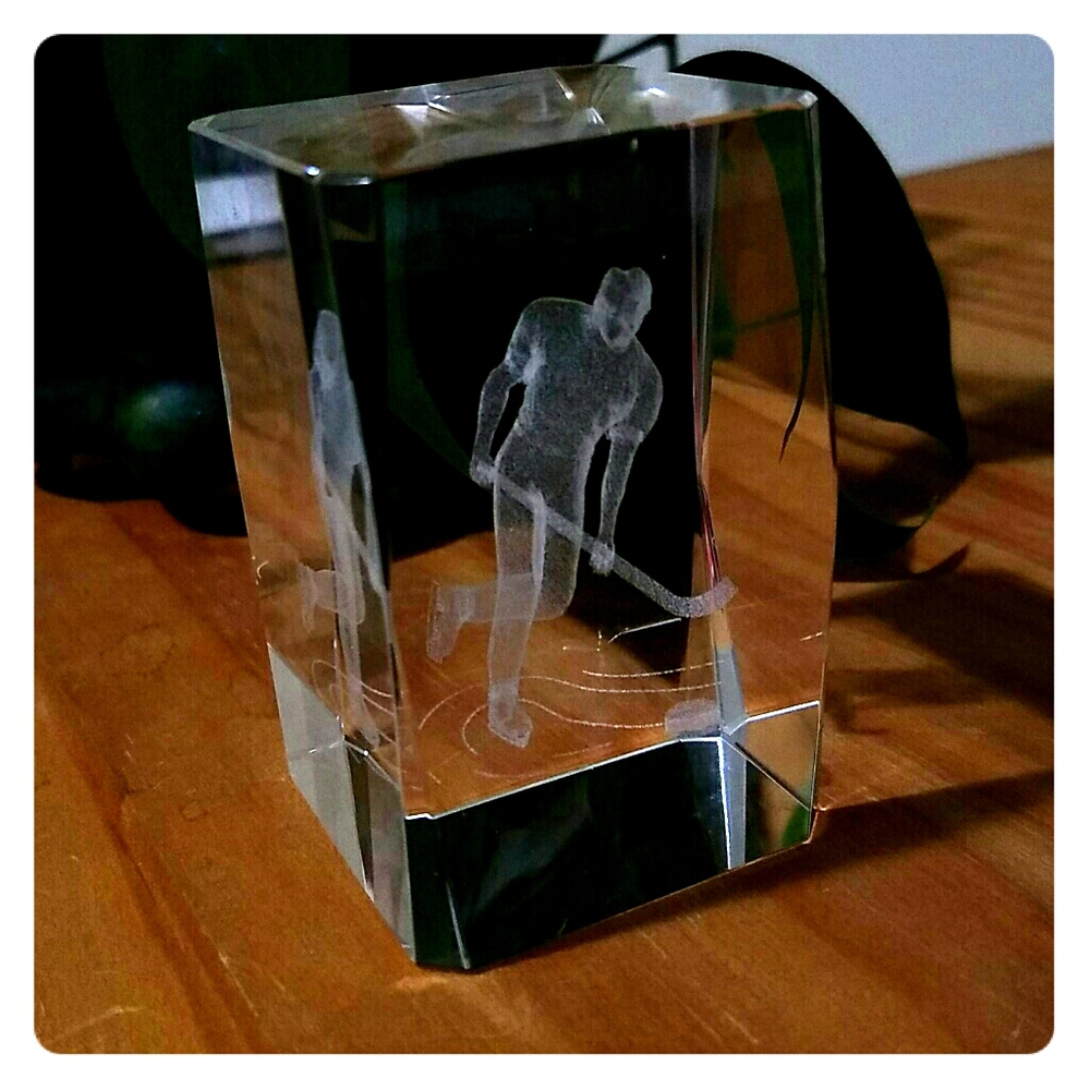 3d hockey player glass decoration